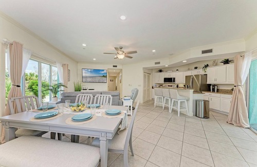 Englewood Condo | 3 Bedroom- Beachfront Condo with Beautiful Views of the Gulf