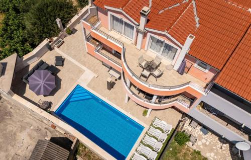 Solin Apartment | 3 Bedroom Beautiful Apartment In Solin