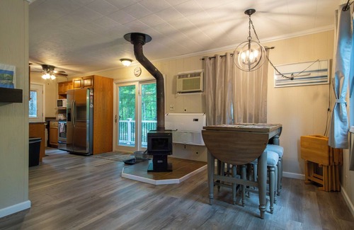 Elmira Ski Chalet | 3-bedroom chalet in fabulous Lakes of the North with AC, WiFi