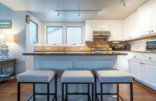Telluride Condo | 3 Bedroom Condo Steps to the Telluride River Trail and The Coonskin Lift