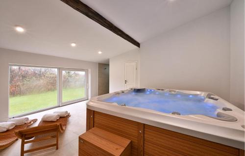 Bjelovar House | 3 Bedroom Cozy Home In Gornje Plavnice