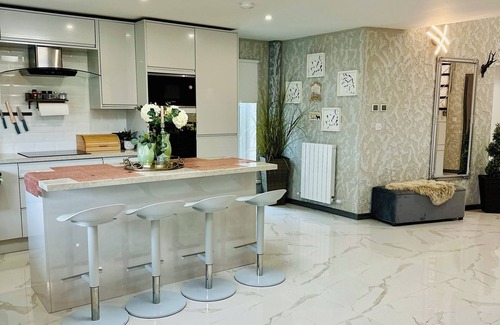 Monasterevin House | 3-bedroom house in nice County Kildare with WiFi