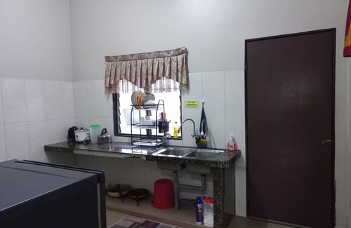 Bukit Naga House | 3-bedroom house in Shah Alam with WiFi, AC, family-friendly & spacious parking