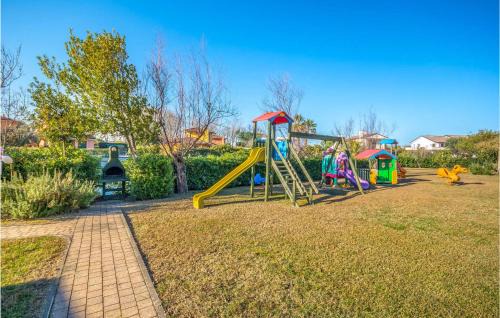 Isola Albarella House | 3 Bedroom Nice Home In Albarella Ro