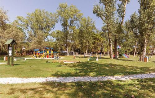 Isola Albarella House | 3 Bedroom Nice Home In Albarella Ro