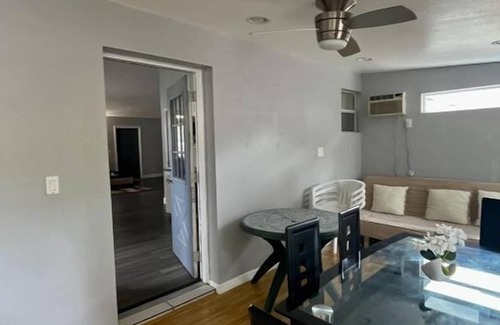 Largo Sound Village Apartment | 3 Bedroom Single family 441697 by Houzlet