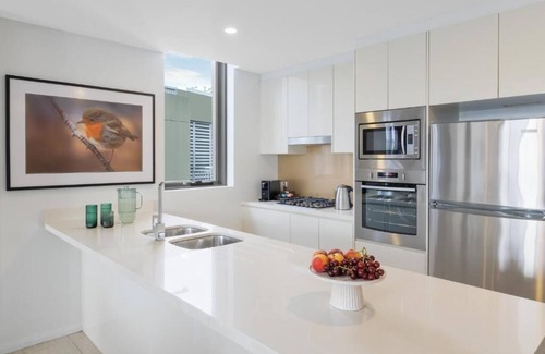 Kensington Apartment | 3 Bedroom Terrace Suite Defries Avenue, Zetland, New South Wales