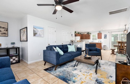 Wilmington House | 3 Bedroom Townhome, 5 Minutes to UNCW & Wrightsville beach