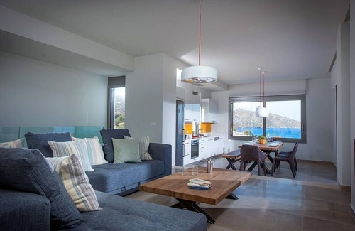 Agios Nikolaos Villa | 3 bedroom villa close to a sandy beach