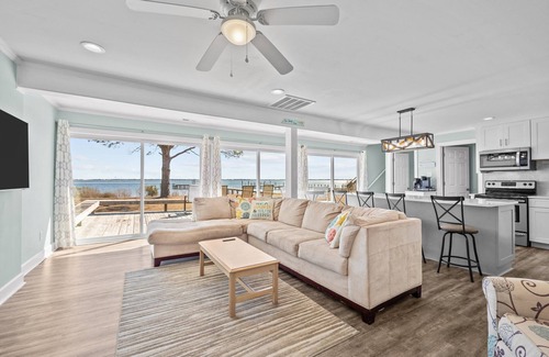 Newport House | 3-bedroom waterfront house in Newport, NC - Water's Edge