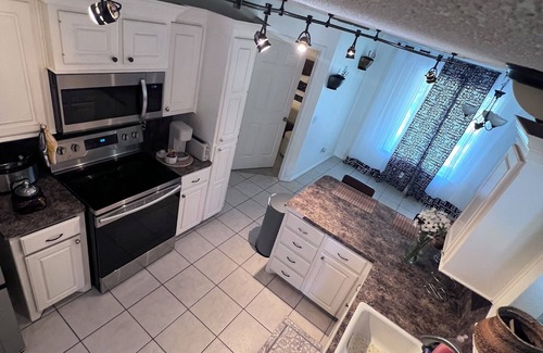 Lubbock House | 3-bedrooms 2 bathrooms, living room , patio house in pleasant Lubbock with AC