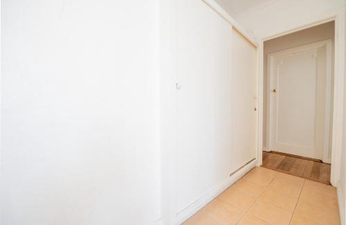 Corio House | 3 Bedrooms Holiday Homes In Australia