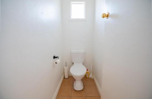 Corio House | 3 Bedrooms Holiday Homes In Australia