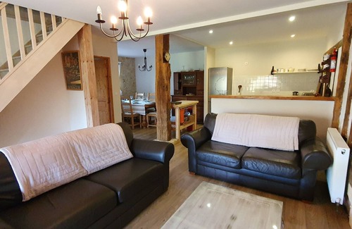 Fumel Cottage | 3 bedrooms, open plan living, 2 shower rooms, Terrace, Garden, Swimming pool