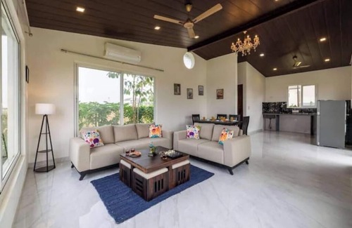 Khalapur Villa | 3 BHK Calmhouse w Pond View