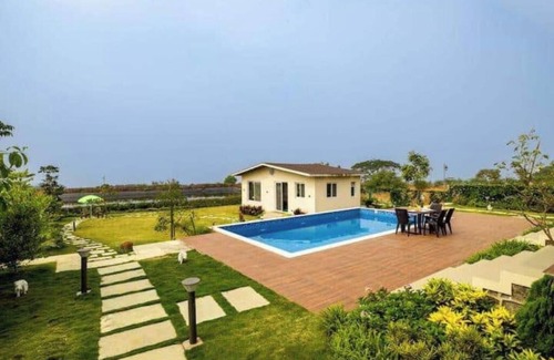 Khalapur Villa | 3 BHK Calmhouse w Pond View