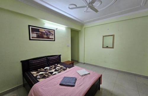 Alambagh Apartment | 3 BHK in Krishna Nagar Lucknow LKO 202R