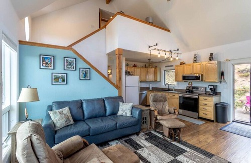 Grand Lake House | 3 BR Cabin with lake view - Pet Friendly
