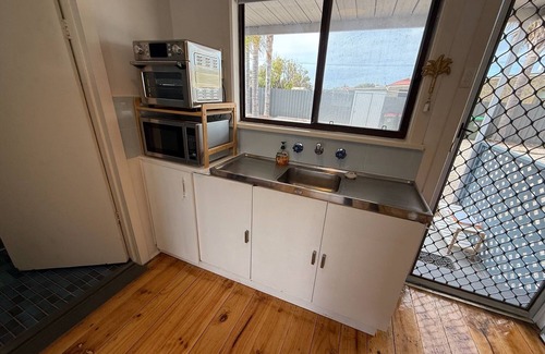 Melville Apartment | 3 by the Sea at Coobowie Unit 1 - 1 bedroom - dog friendly-Off peak special!