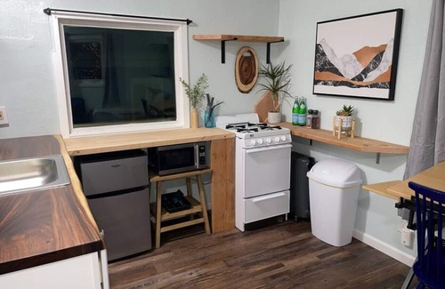 North Star Cottage | #3 Cozy Little Cabin/Midtown/Yard/BBQ