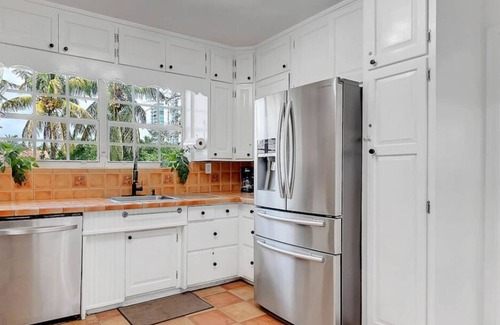 Little Havana House | 3 Home 12 bedroom compound w/Pool & BBQ sleeps 24