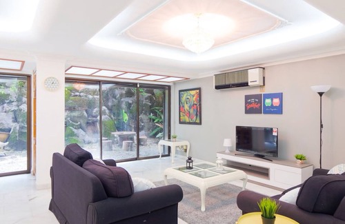 Bangsar House | 3 Level Bangsar Townhouse - Near LRT BSC