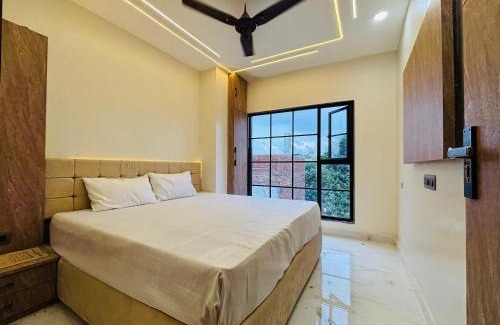 Varanasi Hostel | 3 Raahi Varanasi