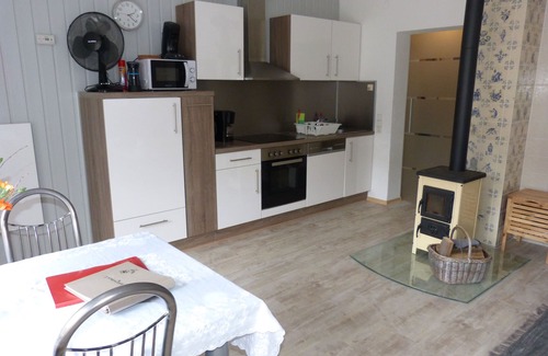 Schwanheim Apartment | 3 star 50sqm apartment Amsel's nest, private 25sqmterrasse, Wi-Fi, garage incl.