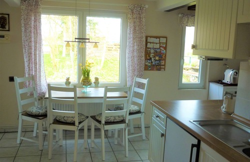 Neuenkirchen Apartment | 3-star farmhouse apartment on the ground floor, quiet location on the coast near Otterndorf