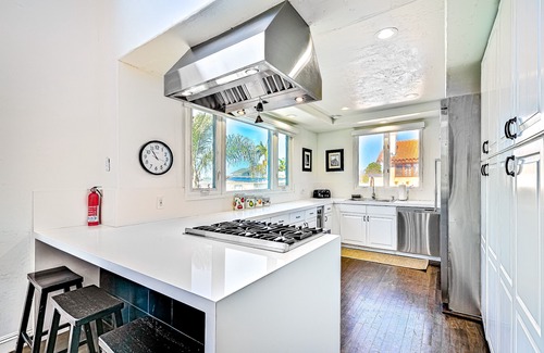 Beach Barber Tract House | 3-Story home w/gas grill, multiple decks, great location, AC