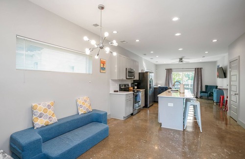 North Nashville House | 3 Story Luxury Home With Rooftop Patio. Very Spacious. Minutes To Downtown