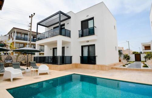 Turgutreis Apartment | 300m to Beach 2 Bedroom Garden Floor Flat with Pool B1 - Yeni Dünya Bodrum