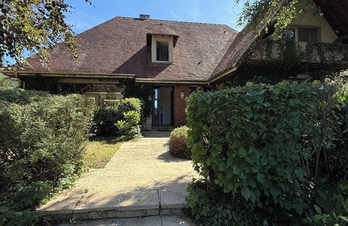 Bellerive-sur-Allier House | 300m2 family home in 1ha wooded park on the heights of Vichy