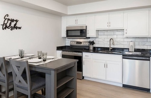 Downtown Branson Condo | 308 Cozy, clean, Landing and Convention Center