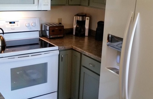 Gulliver House | 324' Lake Mich Beach, Cent.AC 4kayaks,9bikes well stocked,no neighbors 200+ft