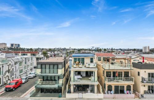 West Newport House | 3312 W Oceanfront