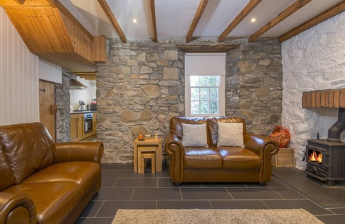 St Davids House | 35 Bryn Road, Holiday Home St Davids, Sleeps 5, 3 bedrooms, bathrooms