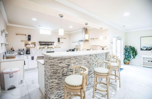 Fairland Apartment | 372) Luxurious 3BR Home!