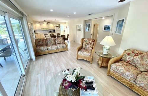 Mid Island House | 390 Bayland Rd - Tropical Bayfront Home with Pool by the Beach!
