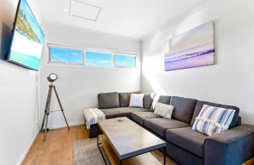 Seaford Apartment | 3Bdrm Beachside Town House with Ocean Views