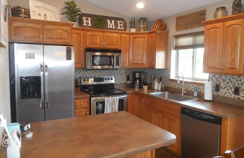 Sioux Falls House | 3Bed 2Bath Full Kitchen Family Neighborhood