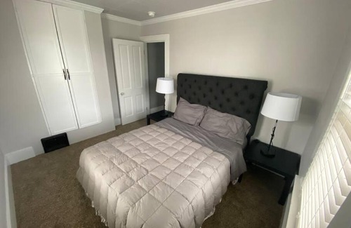 Dubuque House | 3bed 2bath nestled in cozy Grandview neighborhood