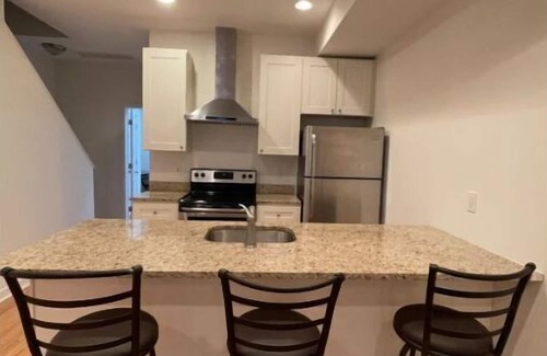 Powelton Village Apartment | 3Bed/3Bath close to Art Museum, Drexel and Pennn