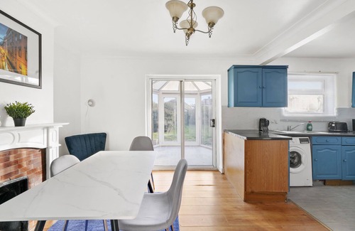 East Wickham Apartment | 3bed Cozy House Parking Wifi