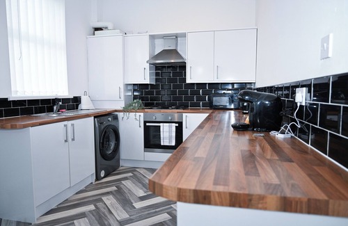 Sunderland House | 3BED Home in Sunderland (Sleeps upto 6, Free Parking) 7min to stadium of light