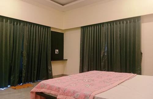 Mahabaleshwar Villa | 3BHK Browne Villa By Holiday Villass Mahabaleshwar