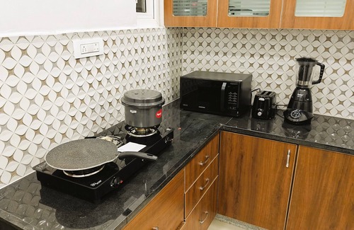 Banjara Hills Apartment | 3bhk in Banjara Hills. Close to Rainbow Hospital, LVPEI, Virinchi Hospital,