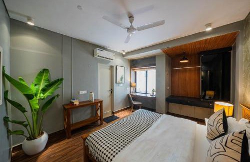Hauz Khas Apartment | 3BHK Spacious Stay-Bunk & King Beds-Hauz Khas