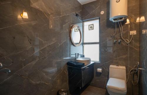 Hauz Khas Apartment | 3BHK Spacious Stay-Bunk & King Beds-Hauz Khas