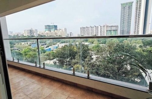 Aundh Apartment | 3bhk with Skylounge & pool